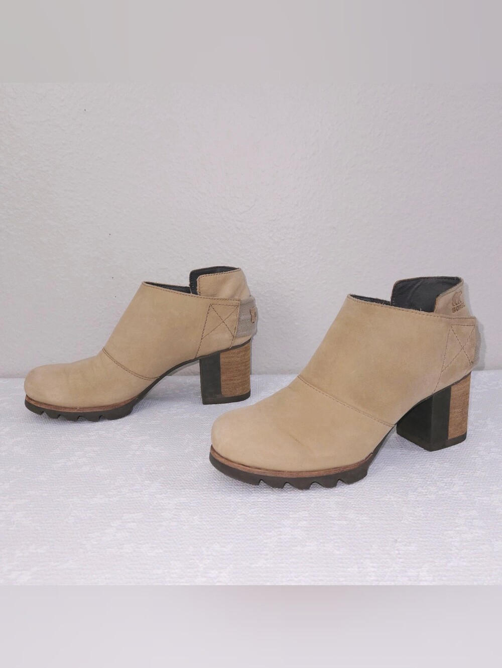SOREL Addington Strap Heeled Booties US 9